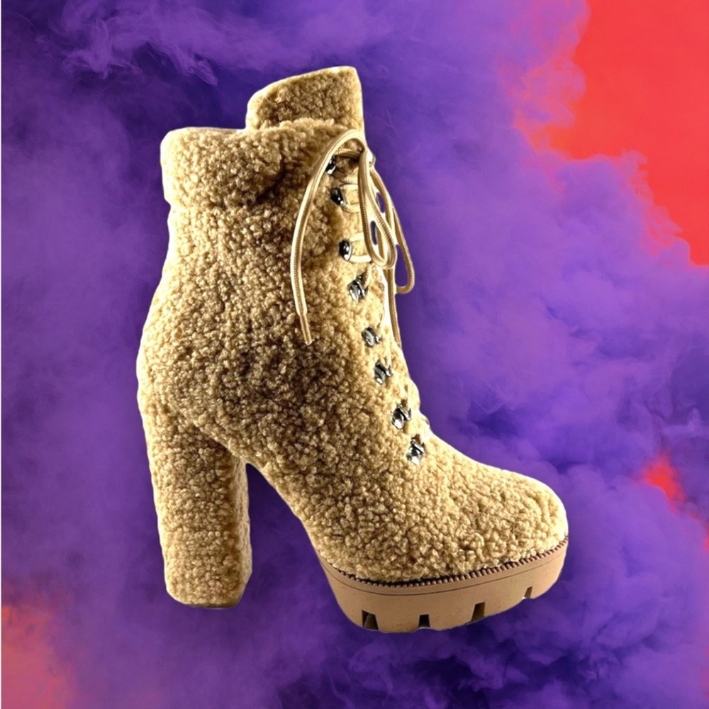 AZALEA WANG Fleece Combat Boots Beige lace up Lug Sole NEW WITH BOX 8.5 - Picture 2 of 14